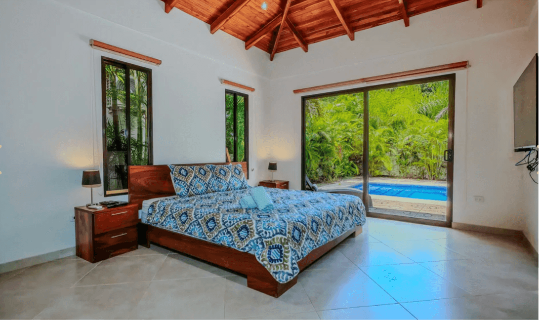 chambre plafond haut design tropical maison à Milan
