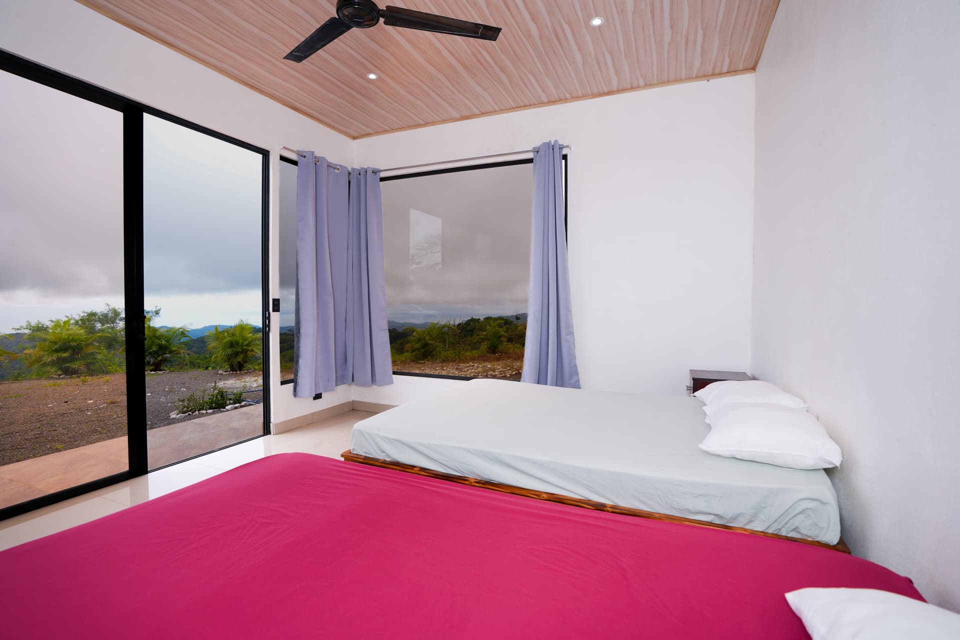 chambre avec lit double, vue extérieure sur les montagnes, Sámara, Costa Rica