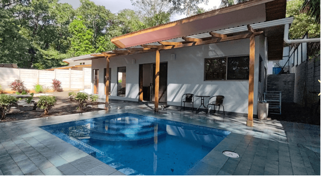 maison tropicale avec piscine privative à Puerto Carrillo