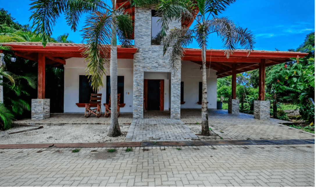 vue extérieure de face maison Milan Samara Costa Rica