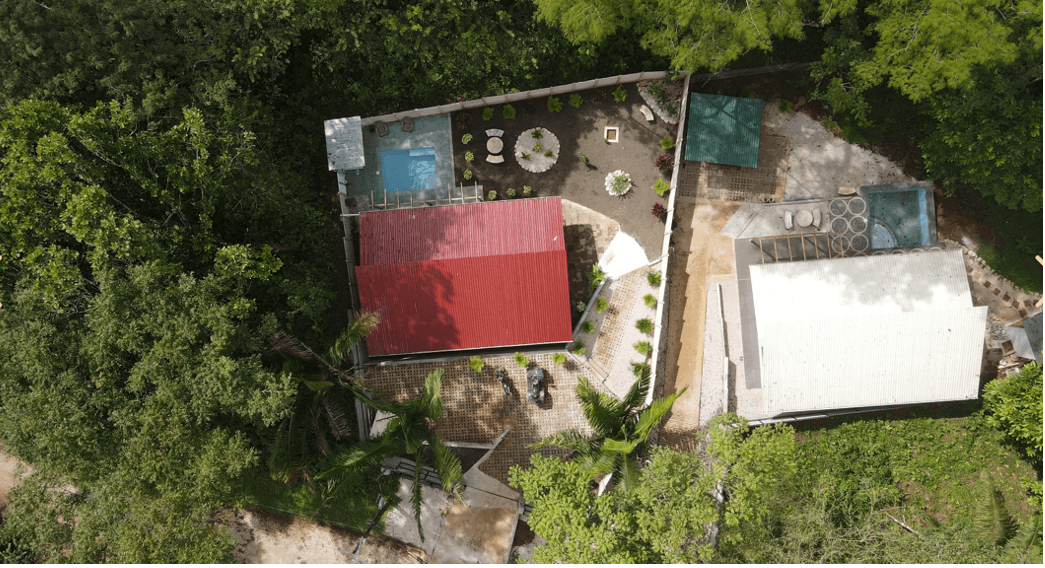 vue aerienne maison communaute fermee costa rica