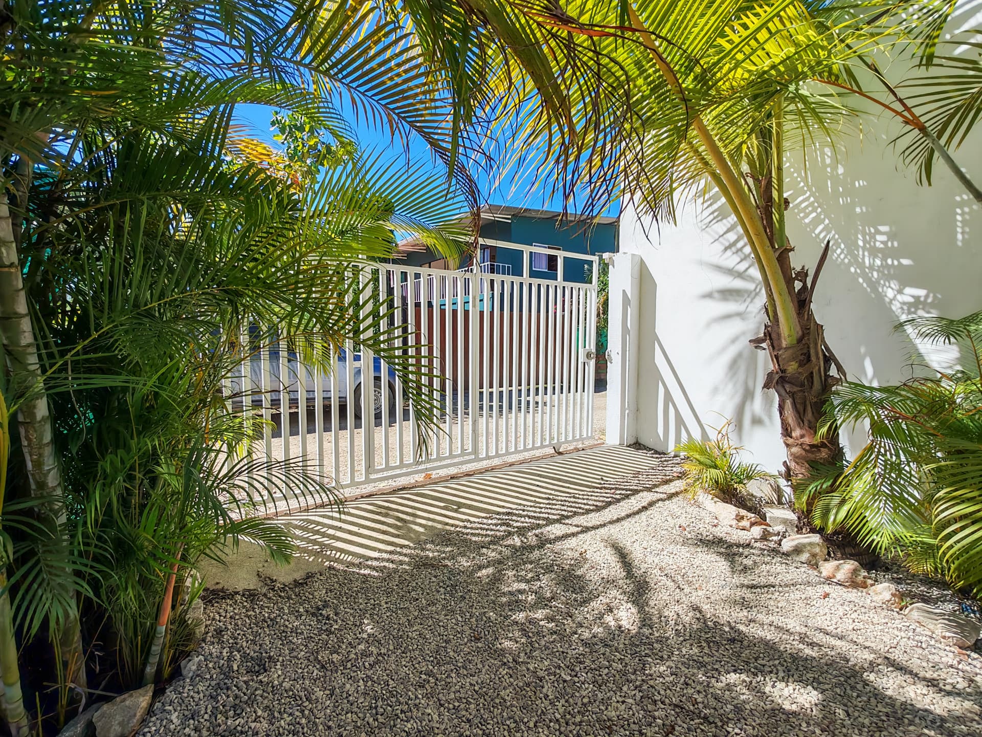 Villa Marsi Oh entrée fermée Villa Marsi Oh avec une entrée sécurisée et fermée