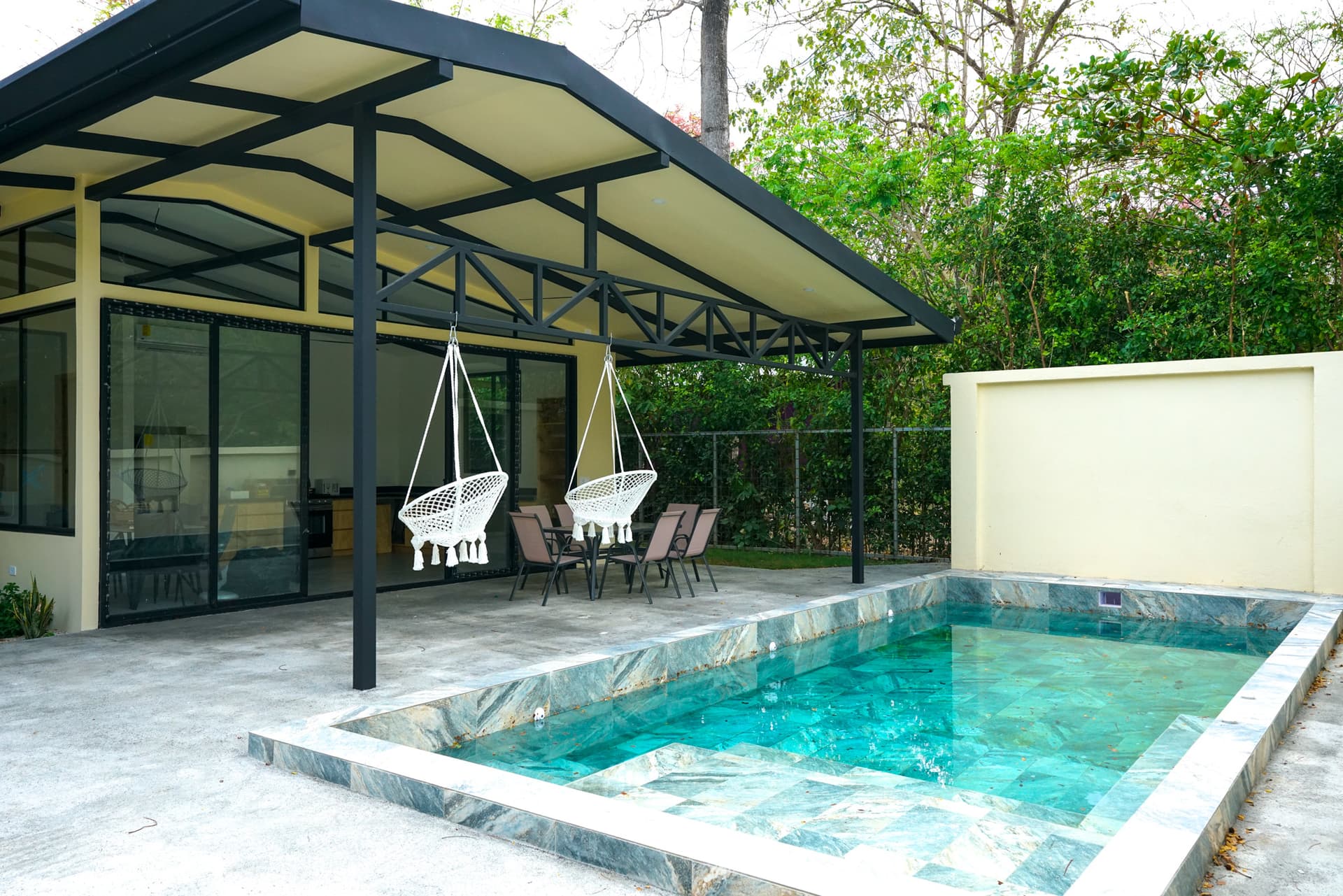 Villa Solarena Terrasse et Piscine Villa Solarena avec terrasse couverte et piscine extérieure