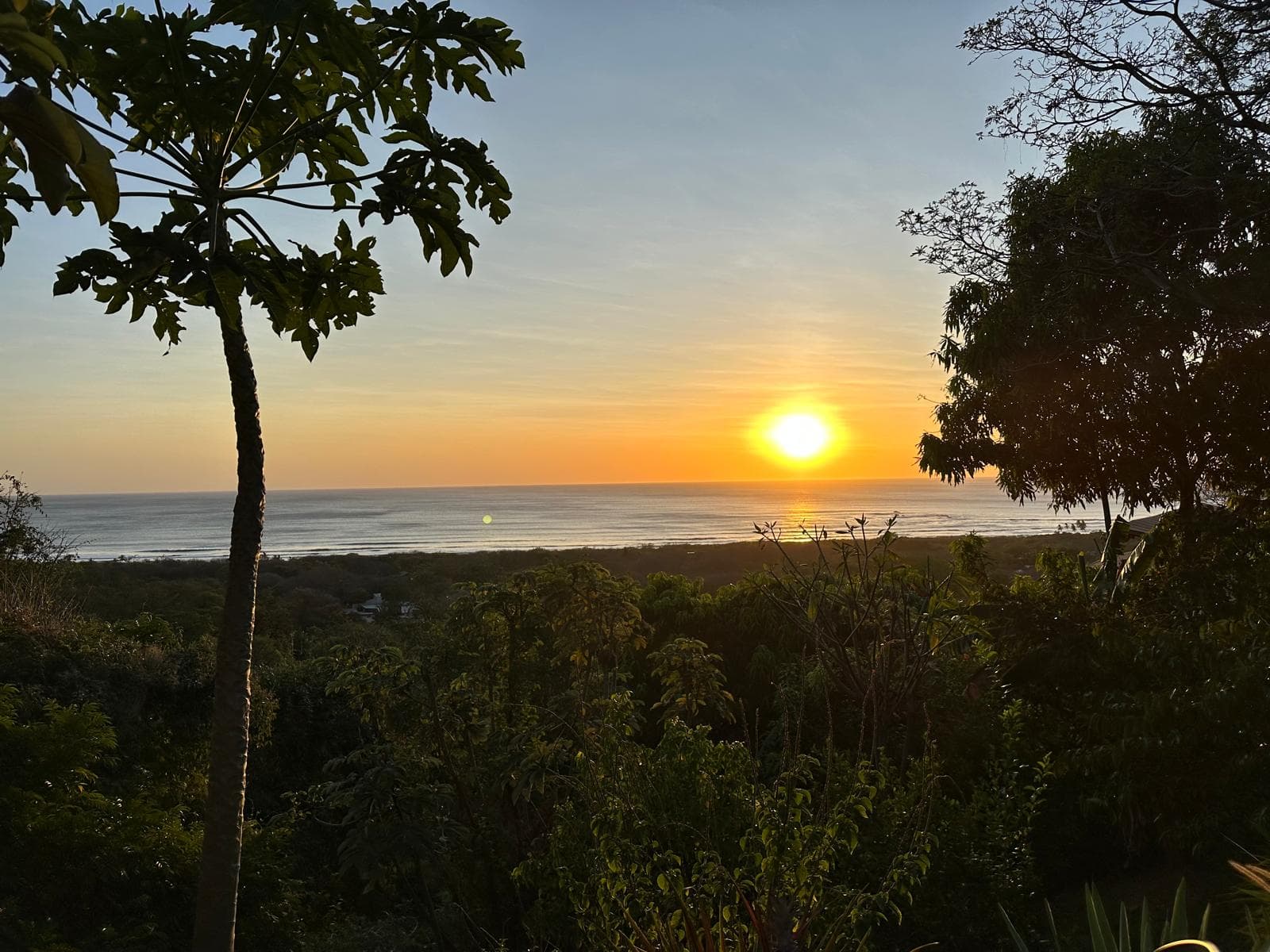 Propriété haut de gamme avec vue sur l’océan à Playa Guiones Propriété premium avec vue sur l’océan à Playa Guiones, avec un coucher de soleil spectaculaire