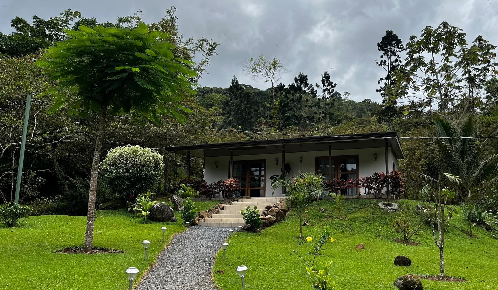 Siquirres, Limón – 9 hectares avec hébergements touristiques et piscine à débordement Siquirres, Limón – 9 hectares avec hébergements touristiques et piscine à débordement