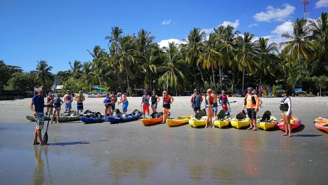 Excursion en kayak à la plage de Samara, Costa Rica excursion de groupe en kayak organisée par Vista Nomadica, Sámara, Costa Rica