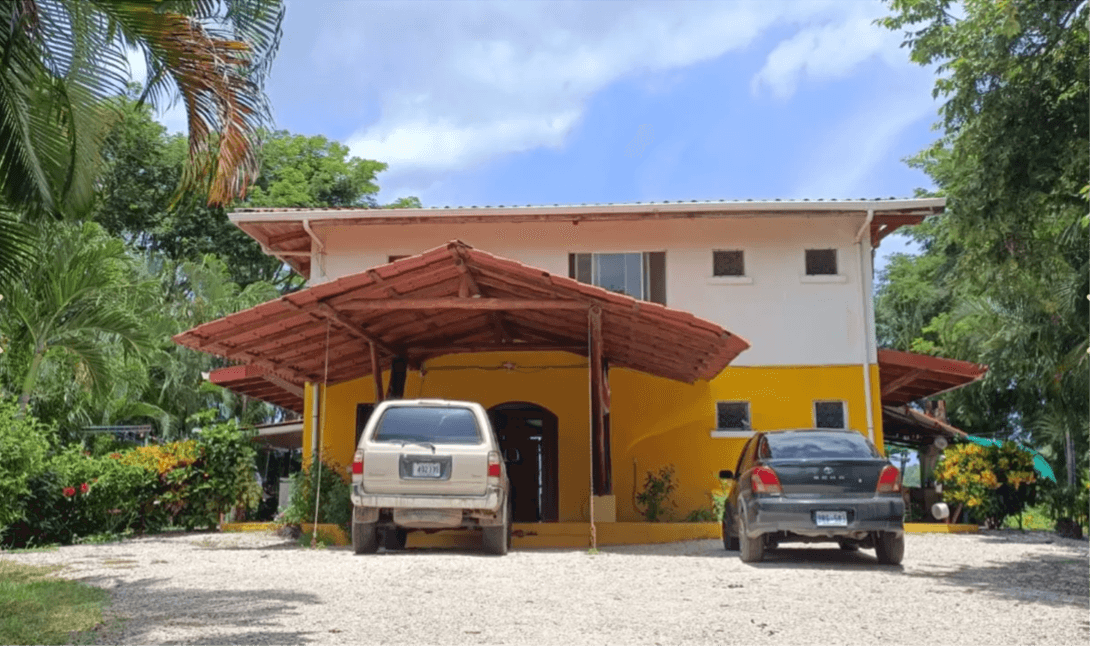Villas coloniales Aire de stationnement Entrée entrée du parking villas coloniales costa rica