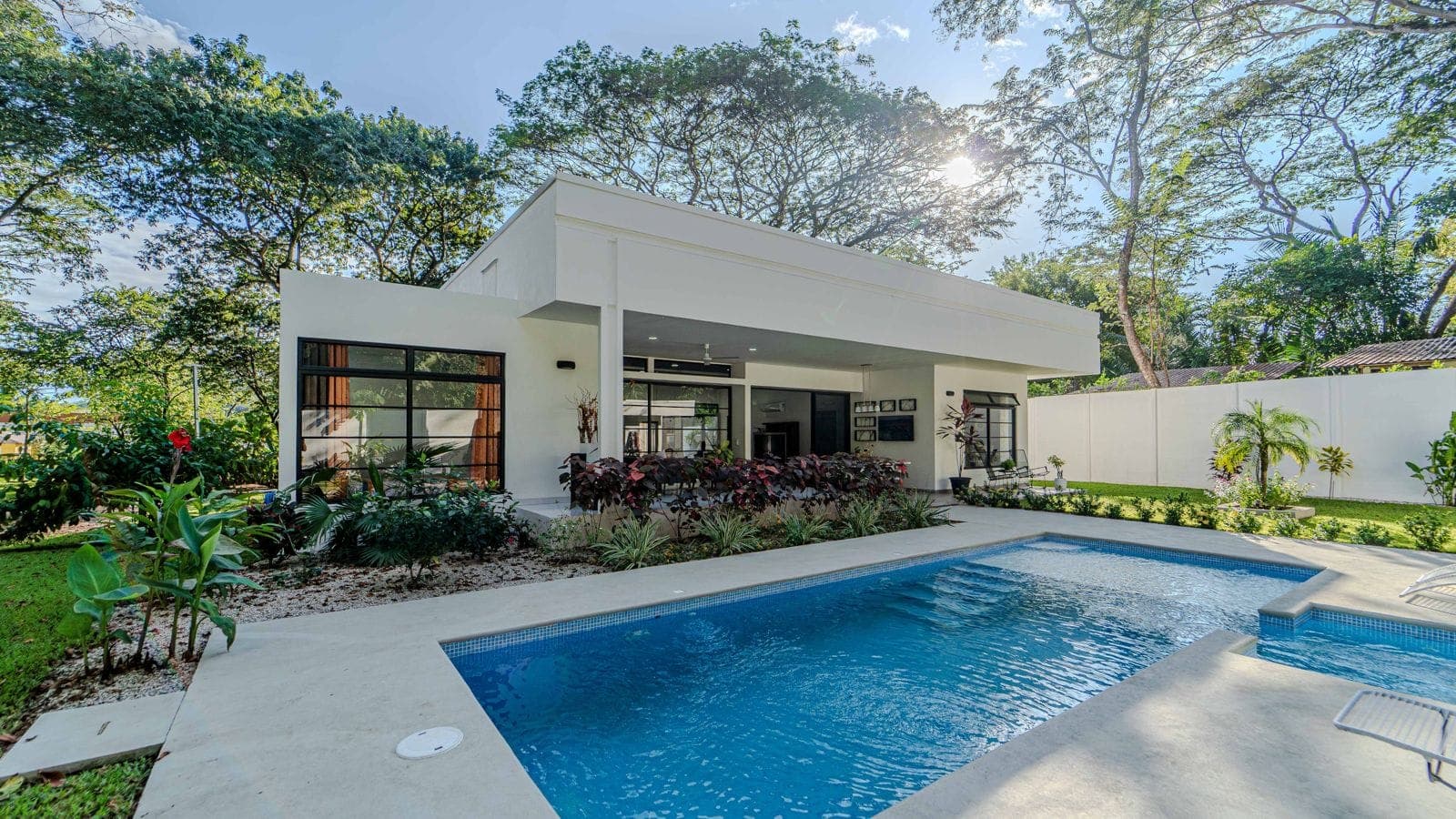 Piscine extérieure de la Villa Snow Samara villa neige maison moderne avec piscine samara costa rica