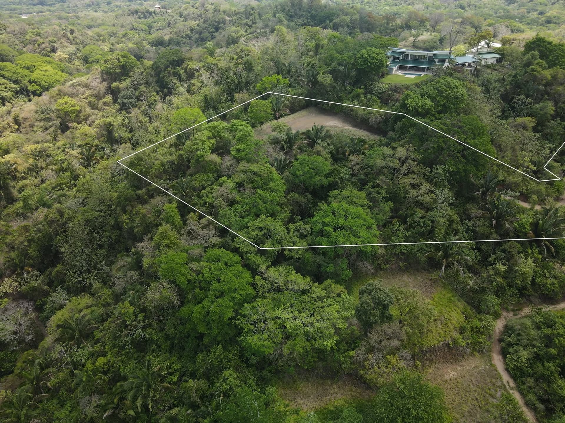 Vue aérienne du terrain Monkey n°8 vue aérienne Monkey Lot 8 Playa Samara Costa Rica