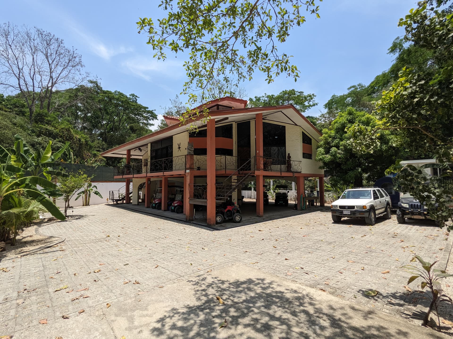 Entrée de la propriété et cour Samara zone d’entree de cour tropicale paradis multi-unites samara costa rica