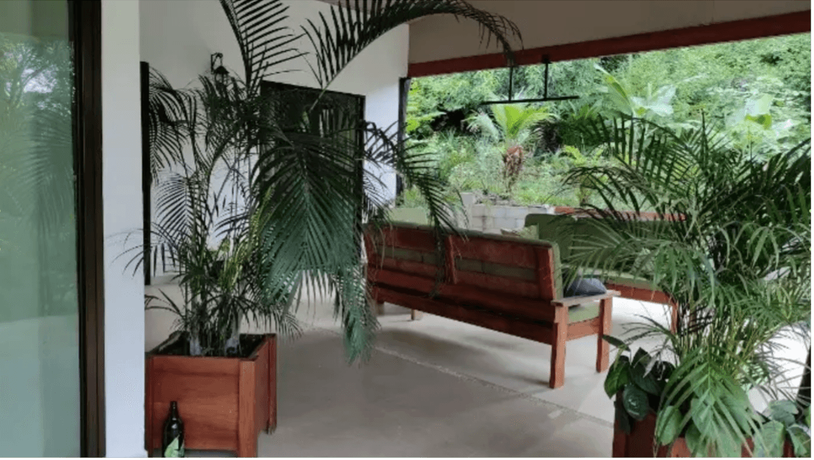 Terrasse extérieure couverte terrasse tropicale Costa Rica retraite