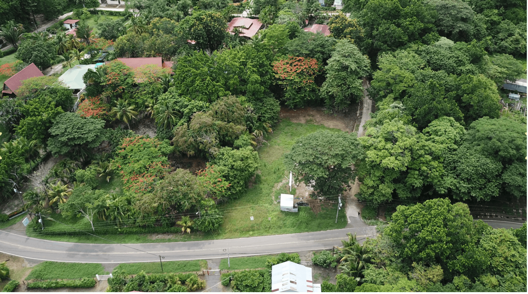 Accès au quartier Lote Carrillo Neighborhood vue sur la façade routière du quartier Lote Carrillo