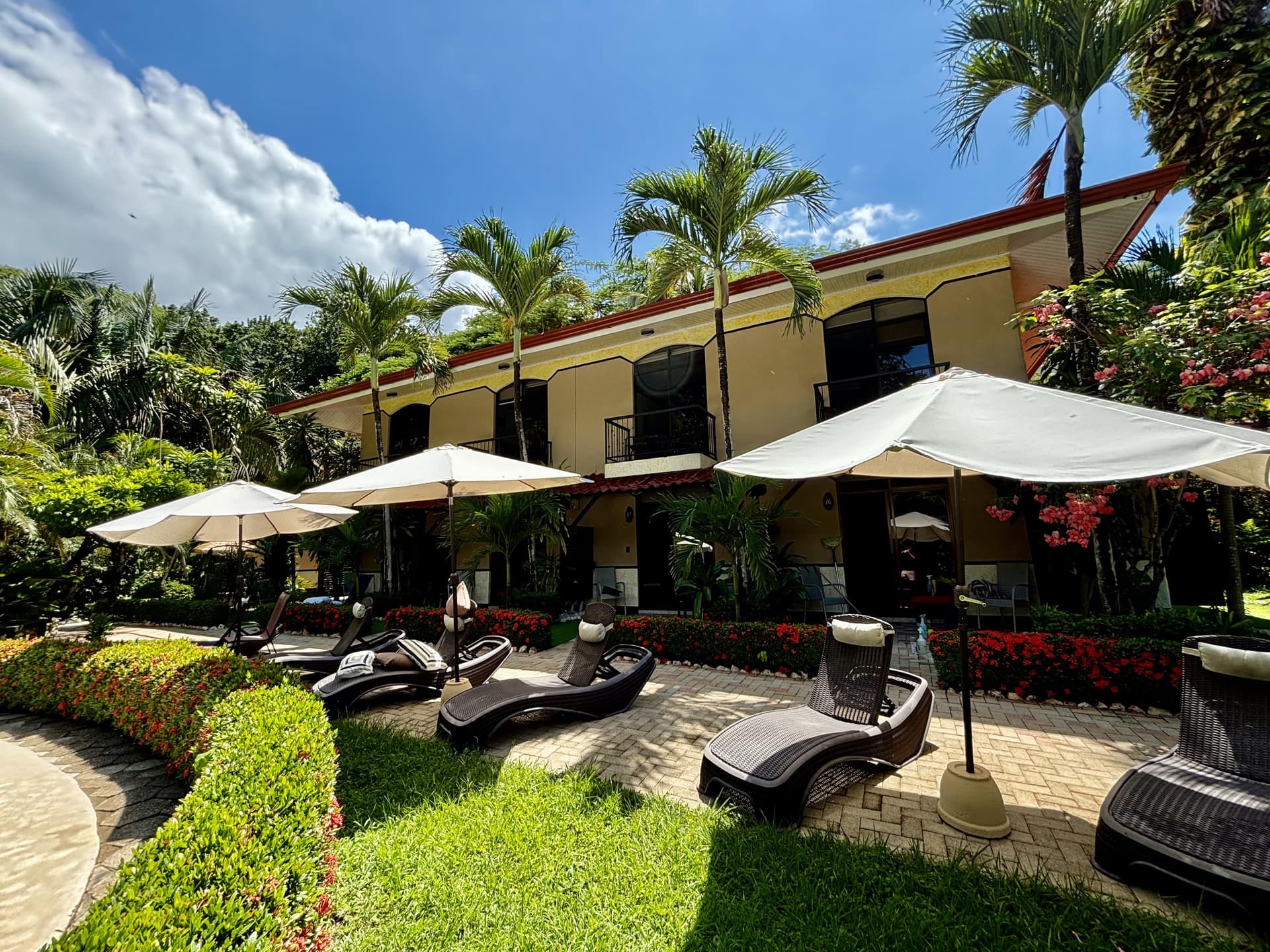 Oasis del Pacifico Extérieur de l’hôtel Samara extérieur de l’hôtel Oasis del Pacifico, Sámara, Costa Rica, jardin tropical