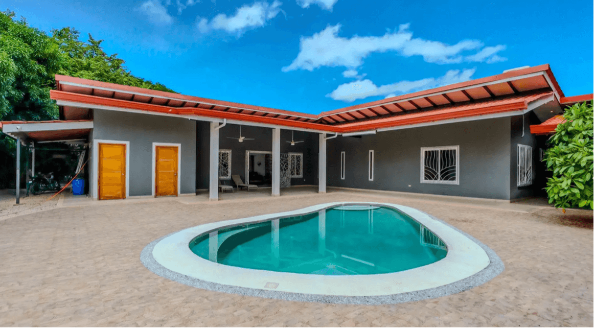 Villa tropicale avec vue, extérieur, piscine, façade villa avec vue tropicale, extérieur, piscine à l’avant, Samara, Costa Rica