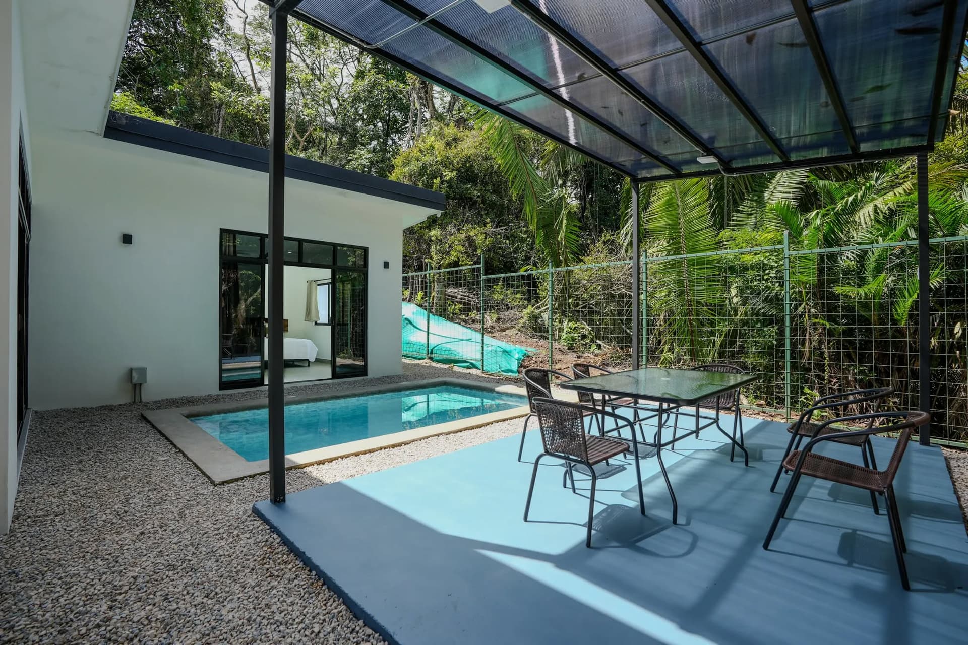 Espace Détente au Bord de la Piscine villa de luxe espace piscine Samara